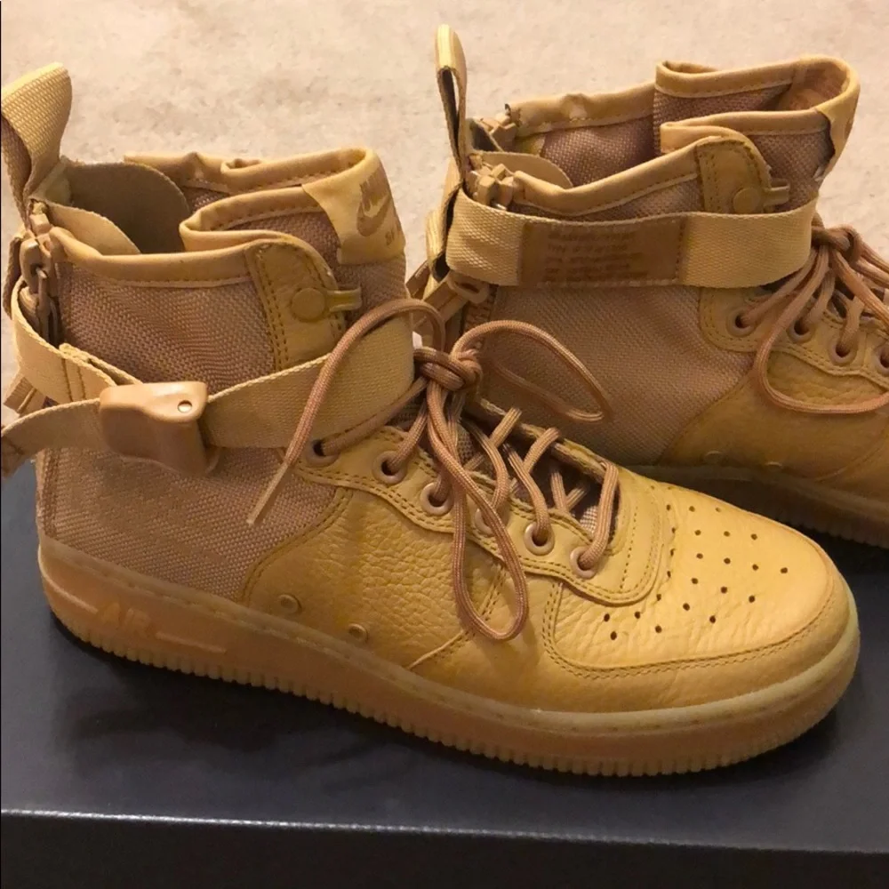 Nike high top
